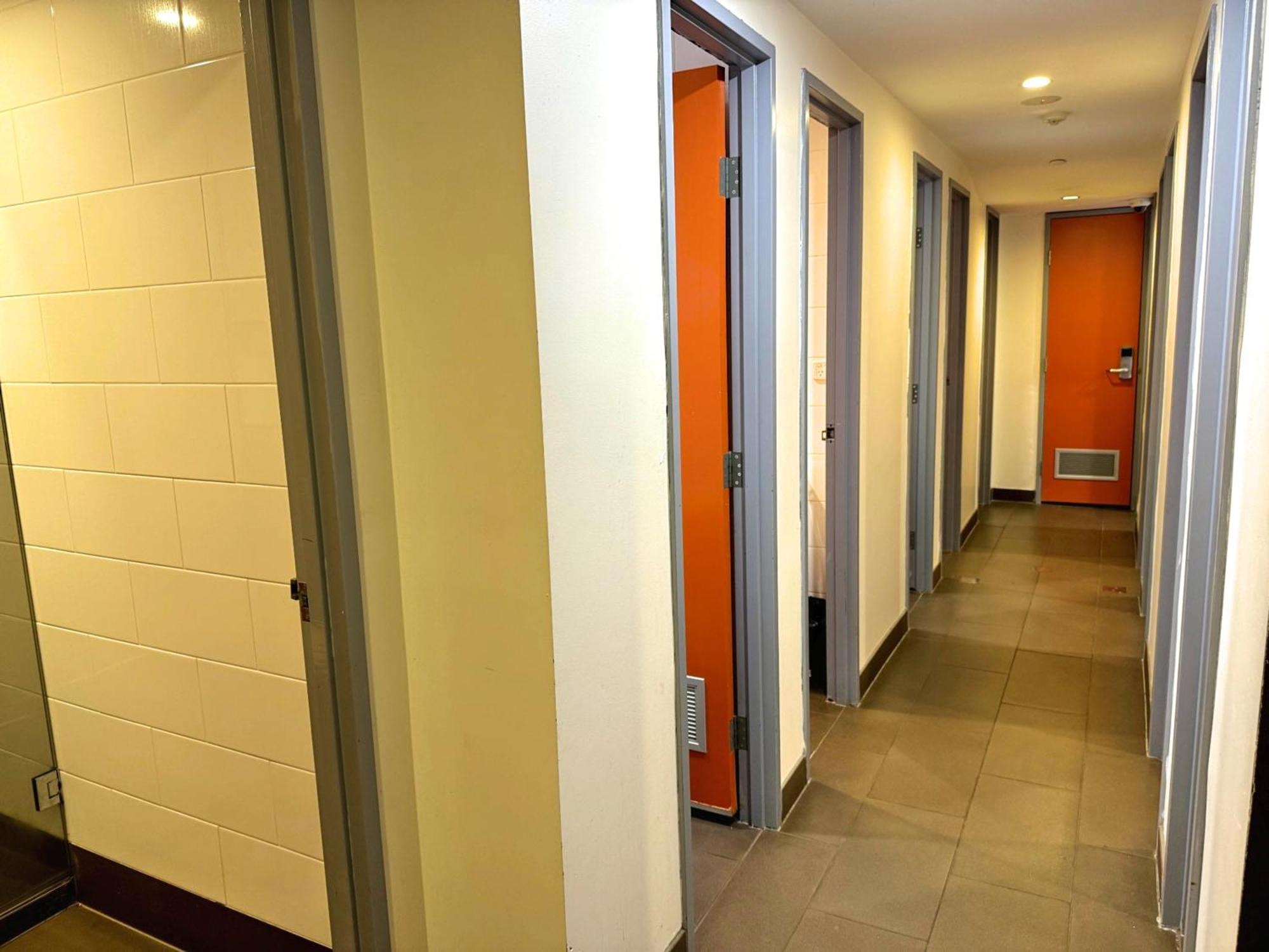 Europa Melbourne Hostel Exterior photo